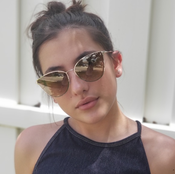 GOLD CAT EYE MIRRORED SUNGLASSES GOLD LENS - Picture 2 of 5